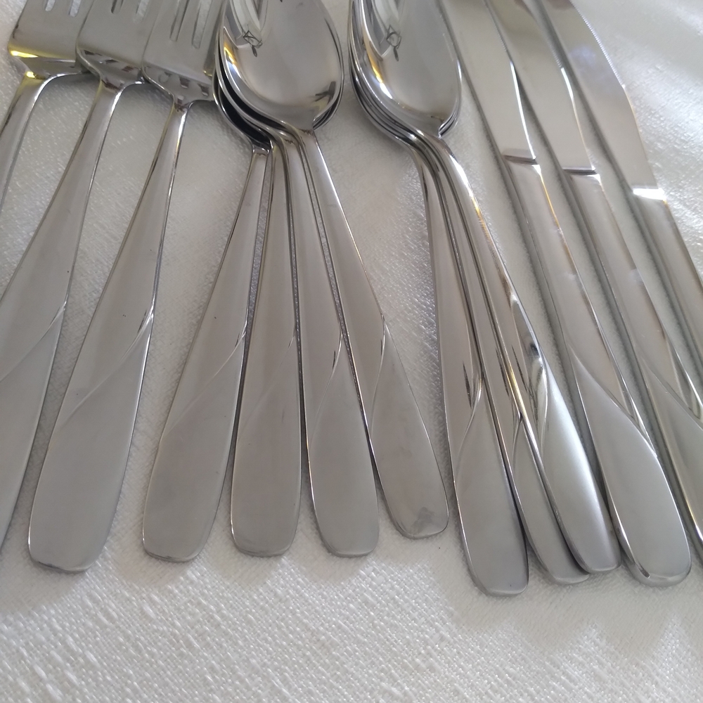 Studio Cuisine Glossy Stainless Steel Set Of 13 Flatware Teaspoons Forks Knives